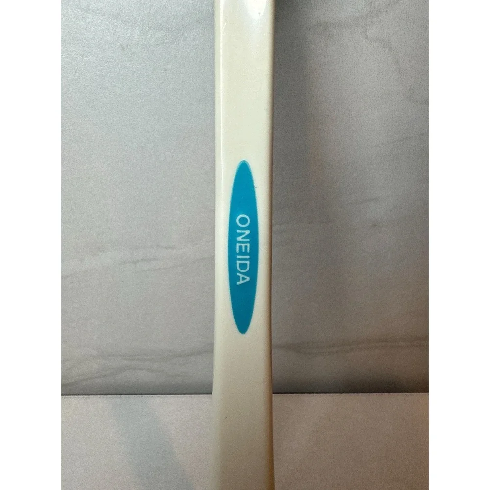 Vintage Blue &‎ White Oneida Silicone Scraper Spatula